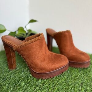 Jennifer Lopez Brown Suede Mules Chunky Platform Faux Sherpa Lining 6.5